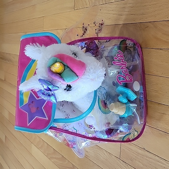 Barbie Unicorn Doctor Set Lights Up - Picture 8 of 8